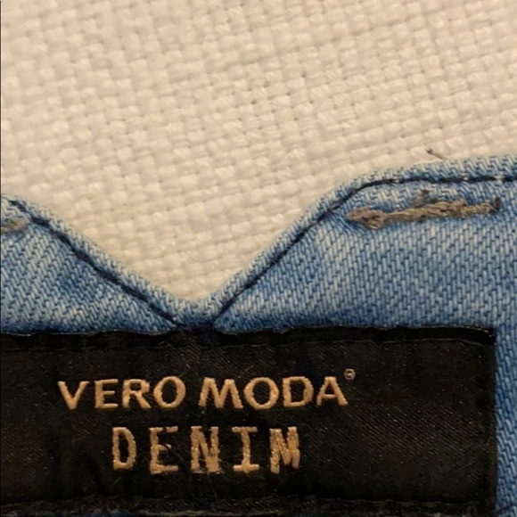 Vero Moda Light Wash Straight Leg Blue Jeans 0 - Picture 5 of 13